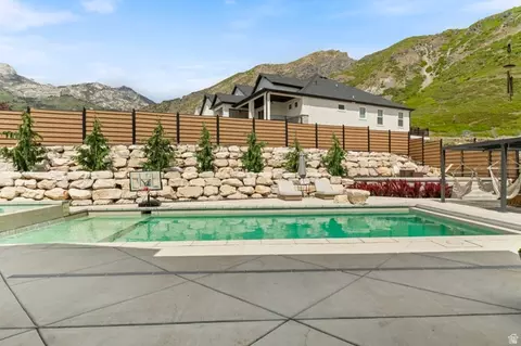 Exterior - 1284 N Sagewood Ln E, Alpine, UT 84004 photo 4 of 24