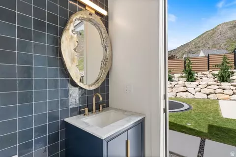 Bath - 1284 N Sagewood Ln E, Alpine, UT 84004 photo 10 of 10