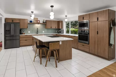 6751 S 2300 E, Cottonwood Heights, UT 84121