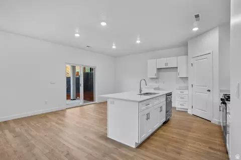 1886 S Queens Garden Dr, Washington, UT 84780