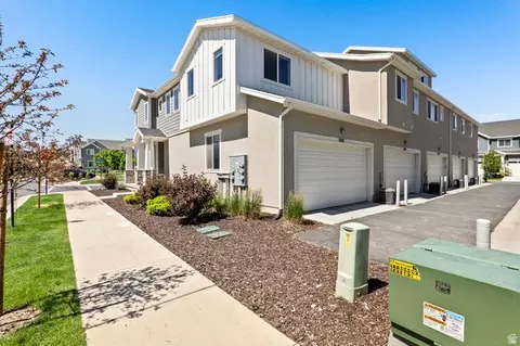 1242 W Saddlebred Way, Bluffdale, UT 84065