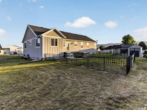 Exterior - 16 W 980 S, Mona, UT 84645 photo 5 of 17