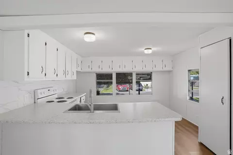 5067 S El Amador St, Holladay, UT 84117