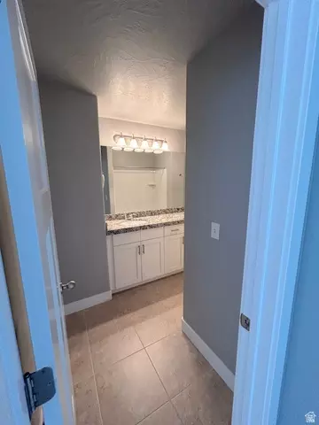 Entry Way - 7427 N Cottage Ln, Eagle Mountain, UT 84005 photo 2 of 5
