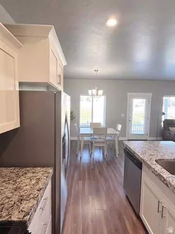 Kitchen - 7427 N Cottage Ln, Eagle Mountain, UT 84005 photo 4 of 4