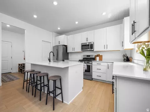Kitchen - 1752 E Warbler Dr, Eagle Mountain, UT 84005 photo 2 of 3
