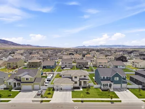 View/Area - 1752 E Warbler Dr, Eagle Mountain, UT 84005 photo 3 of 5