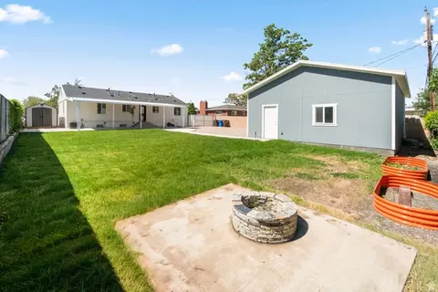 Exterior - 343 E 6990 S, Midvale, UT 84047 photo 3 of 7
