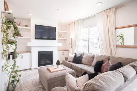 Living - 239 W 1870 S, Payson, UT 84651 photo 1 of 2