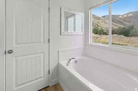 Bath - 239 W 1870 S, Payson, UT 84651 photo 3 of 4