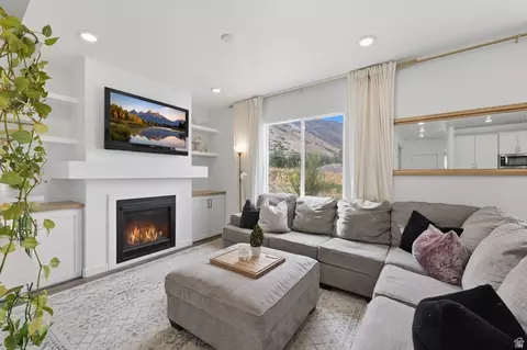 Living - 239 W 1870 S, Payson, UT 84651 photo 2 of 2