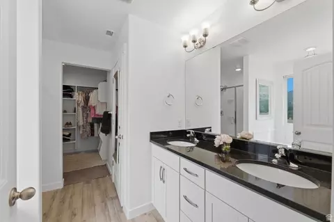 Bath - 239 W 1870 S, Payson, UT 84651 photo 2 of 4