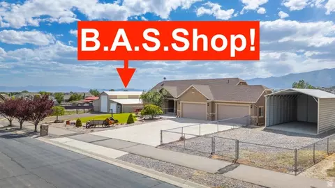 9517 N Faust Sta, Eagle Mountain, UT 84005