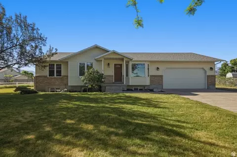 1055 W 325 N, Hyrum, UT 84319