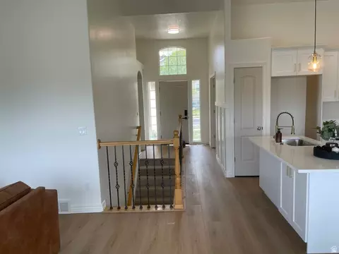 Entry Way - 4105 E Comanche St, Eagle Mountain, UT 84005 photo 2 of 4
