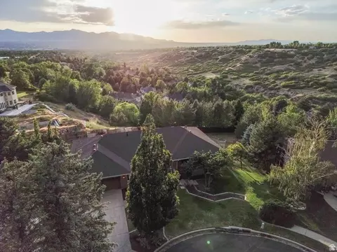 View/Area - 2342 E Charros Rd, Sandy, UT 84092 photo 2 of 11