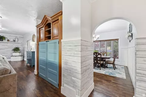 Entry Way - 2342 E Charros Rd, Sandy, UT 84092 photo 4 of 6