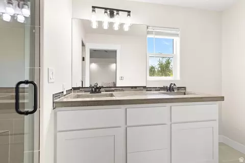 Bath - 2591 E Washington Dam Rd, Washington, UT 84780 photo 2 of 5