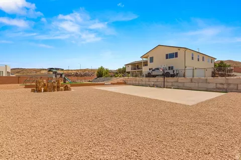 Exterior - 2591 E Washington Dam Rd, Washington, UT 84780 photo 13 of 22