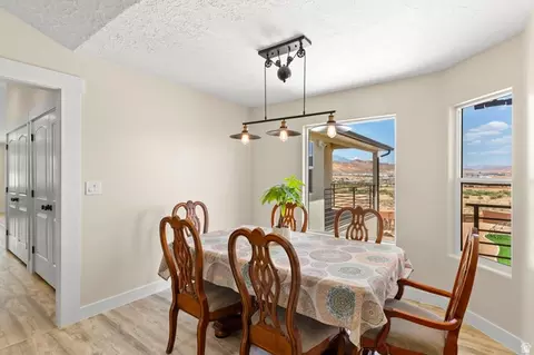 Dining - 2591 E Washington Dam Rd, Washington, UT 84780 photo 1 of 1