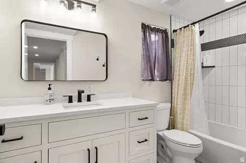 Bath - 2591 E Washington Dam Rd, Washington, UT 84780 photo 4 of 5