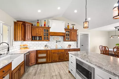 Kitchen - 2591 E Washington Dam Rd, Washington, UT 84780 photo 3 of 3