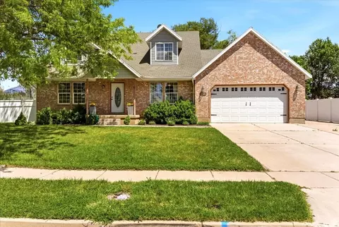 1016 N 525 W, Clinton, UT 84015