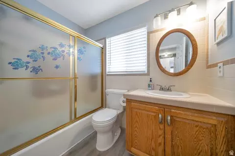 Bath - 1806 E 9800 S, Sandy, UT 84092 photo 2 of 3