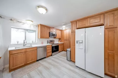 Kitchen - 1806 E 9800 S, Sandy, UT 84092 photo 5 of 5