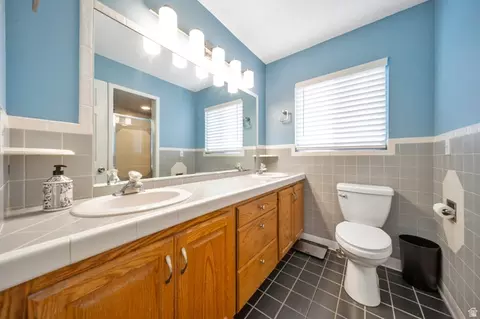 Bath - 1806 E 9800 S, Sandy, UT 84092 photo 1 of 3
