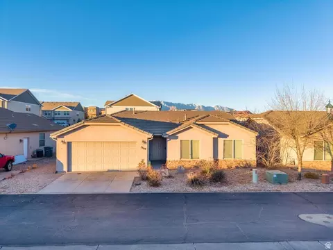 Exterior - 1269 E Pine Valley St, Washington, UT 84780 photo 2 of 10