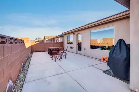 Exterior - 1269 E Pine Valley St, Washington, UT 84780 photo 6 of 10