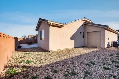 Exterior - 1269 E Pine Valley St, Washington, UT 84780 photo 7 of 10
