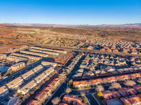 View/Area - 1269 E Pine Valley St, Washington, UT 84780 photo 13 of 14