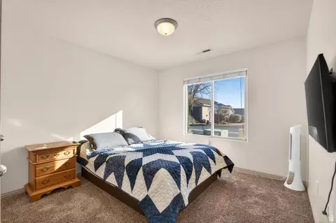 Bedroom - 1269 E Pine Valley St, Washington, UT 84780 photo 3 of 6