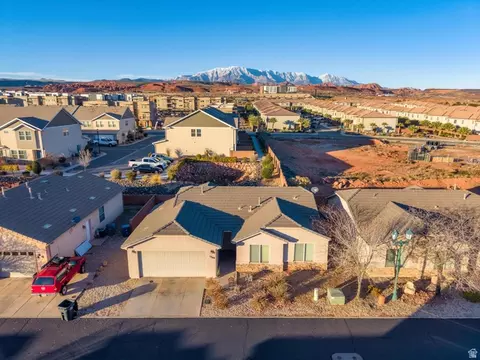 View/Area - 1269 E Pine Valley St, Washington, UT 84780 photo 4 of 14