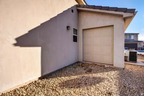 Exterior - 1269 E Pine Valley St, Washington, UT 84780 photo 8 of 10