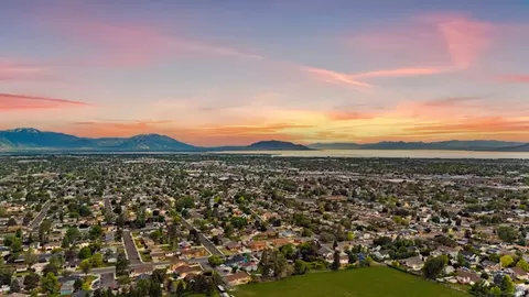 View/Area - 1228 N Gilbert Cir, Orem, UT 84057 photo 2 of 9