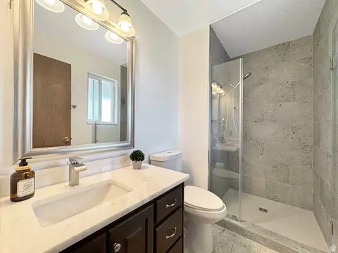 Bath - 1228 N Gilbert Cir, Orem, UT 84057 photo 2 of 4