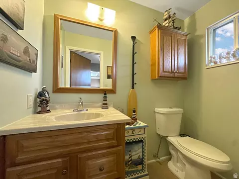 Bath - 1228 N Gilbert Cir, Orem, UT 84057 photo 4 of 4