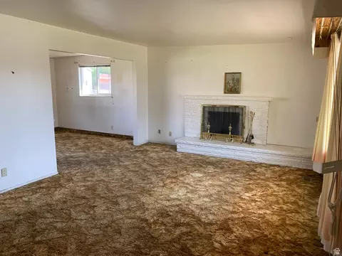 Living - 5135 S 1000 E, Murray, UT 84117 photo 3 of 3
