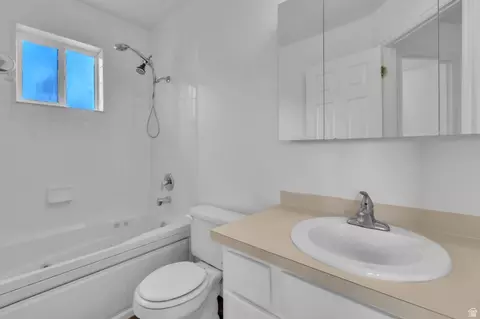 Bath - 625 W Saddlebrook Dr, Payson, UT 84651 photo 2 of 6