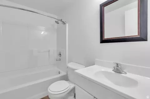 Bath - 625 W Saddlebrook Dr, Payson, UT 84651 photo 6 of 6