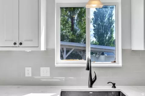 Kitchen - 625 W Saddlebrook Dr, Payson, UT 84651 photo 4 of 4
