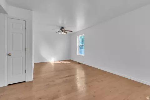 Living - 625 W Saddlebrook Dr, Payson, UT 84651 photo 2 of 5
