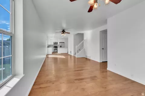 Living - 625 W Saddlebrook Dr, Payson, UT 84651 photo 3 of 5
