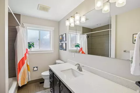 Bath - 4547 S Madison Ave E, Ogden, UT 84403 photo 4 of 9