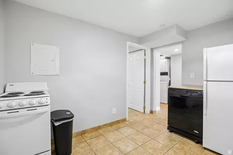 Kitchen - 4547 S Madison Ave E, Ogden, UT 84403 photo 6 of 6