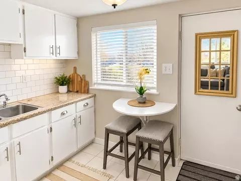 Kitchen - 889 W 3600 S, Bountiful, UT 84010 photo 3 of 5