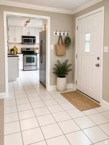 Entry Way - 889 W 3600 S, Bountiful, UT 84010 photo 1 of 1
